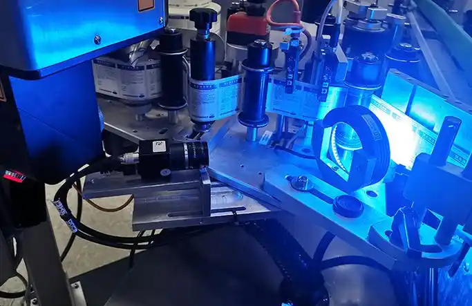 康耐德智能瓶装药品瓶身标签缺陷机器视觉检测系统